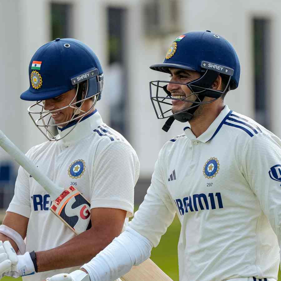 আউট রাহুল, সুদর্শন, হেডিংলেতে জোড়া ধাক্কা সামলে আক্রমণাত্মক ব্যাটিং অধিনায়ক শুভমনের 