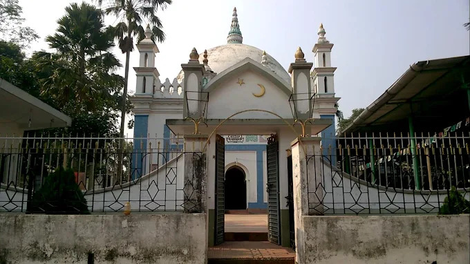 শান্তিপুরের তোপখানা মসজিদ: প্রাচীন ঐতিহ্যের অমল ছায়ায় এক সাংস্কৃতিক নিবেদন