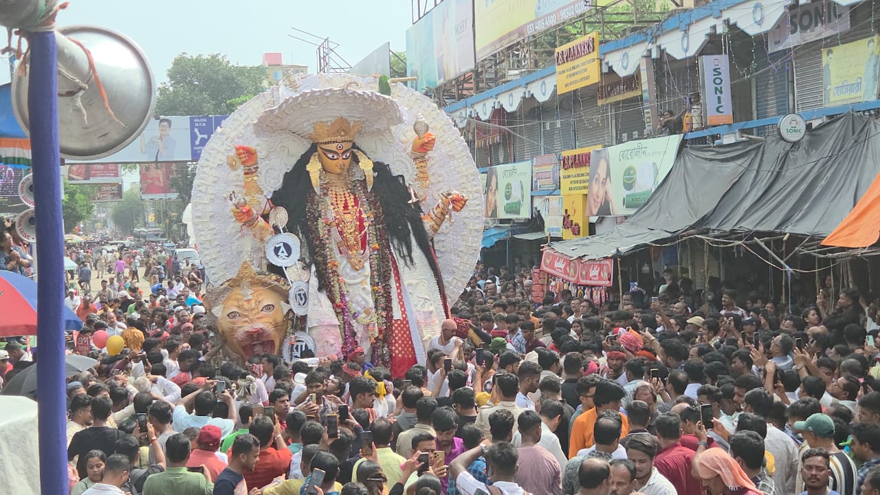 কৃষ্ণনগরে জগদ্ধাত্রী উৎসব থিমের প্রভাব  